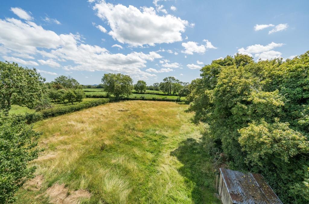 Shapwick Road, Westhay, BA6 3 bed detached bungalow for sale £560,000