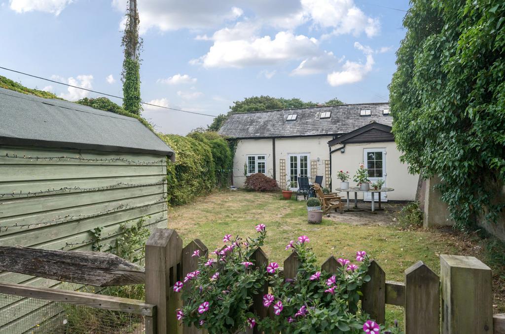 Road, Kingsley, Bordon, Hampshire, GU35 2 bed detached house for