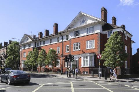 Studio to rent, Fulham Palace Road, Hammersmith, London, W6