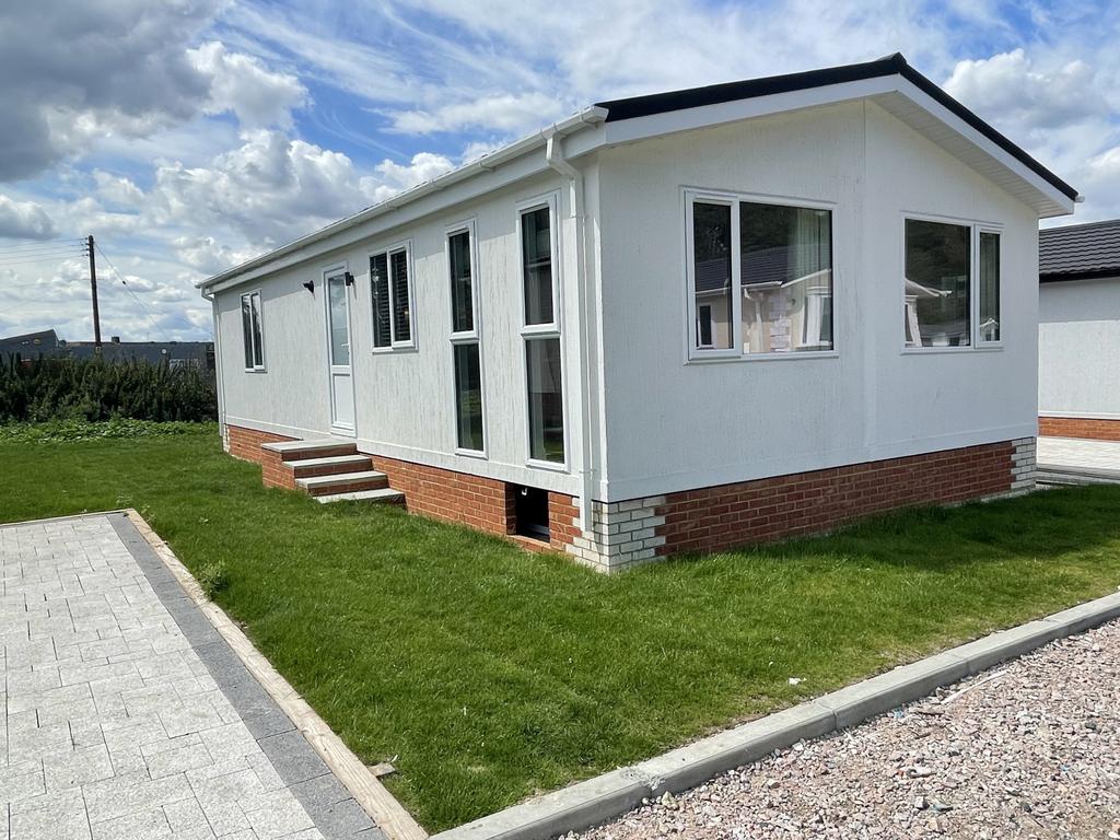 Rainham, Kent, ME8 2 bed park home for sale £229,995