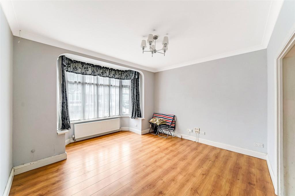 Sheringham Drive, Leftley Estate, Barking, IG11 5 bed terraced house