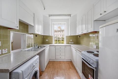 4 bedroom terraced house to rent, Barton Road, W14