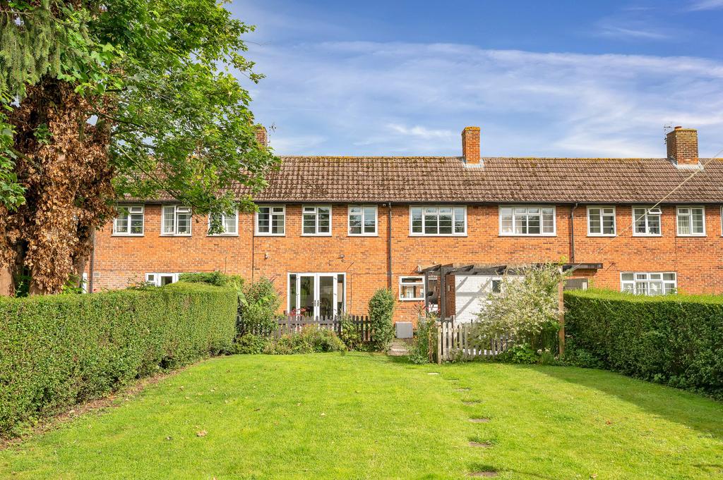 Stirling Road, Melton Mowbray, LE13 3 bed terraced house for sale £