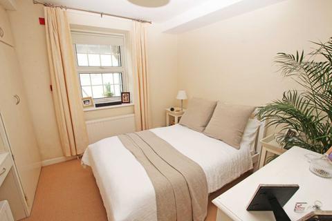 2 bedroom flat for sale, Darley Road, Eastbourne, BN20 7PE