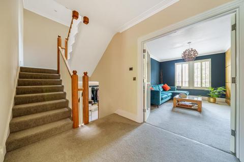 undefined, Martineau Drive,  Twickenham,  TW1