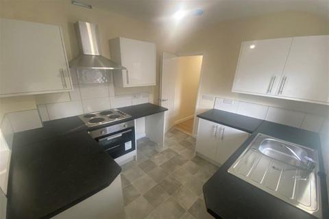 4 bedroom terraced house to rent - Central Avenue, Beeston, NG9 2QS
