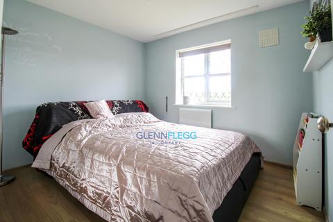 19 Adam Close, Slough, SL1 9AP
