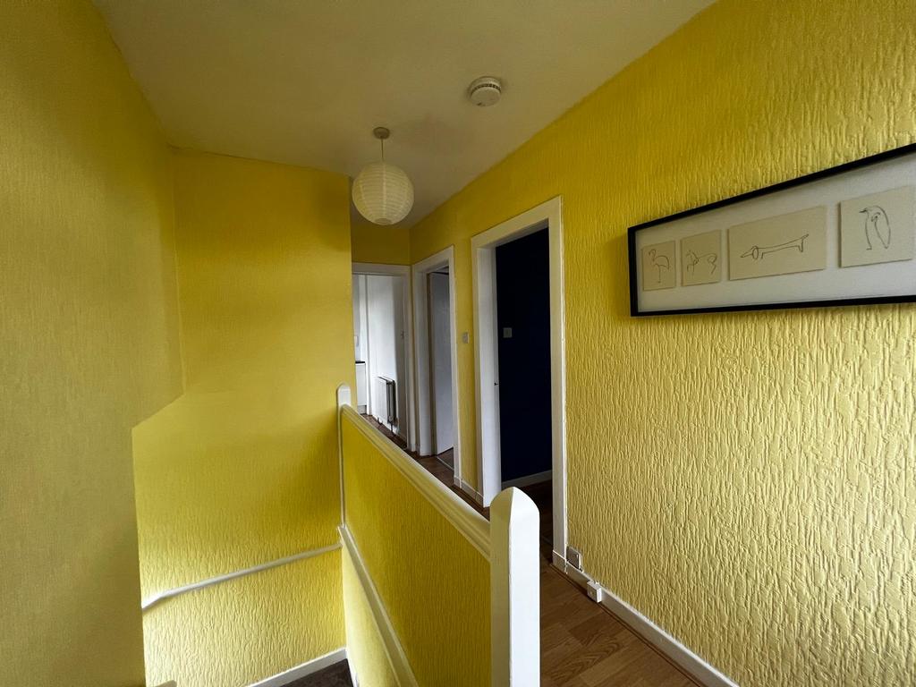 Colinslee Drive, Paisley 1 bed flat £625 pcm (£144 pw)