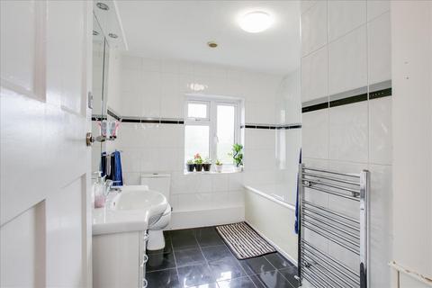 4 Acorn Gardens, London, W3 6UH