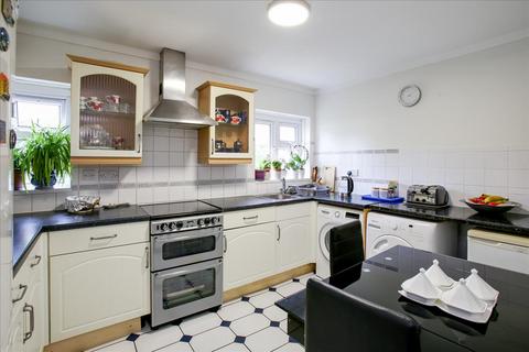 4 Acorn Gardens, London, W3 6UH