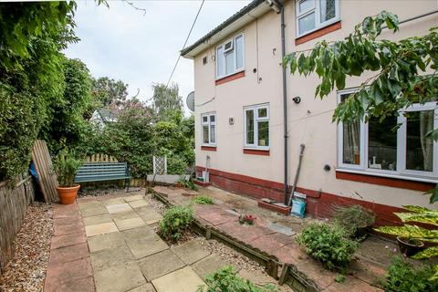 4 Acorn Gardens, London, W3 6UH