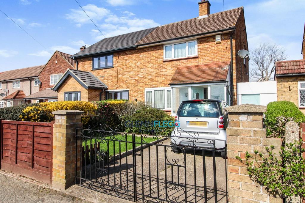 Northborough Road, SL2 1PS 2 bed semidetached house £400,000