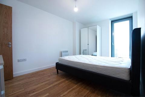 3 bedroom flat to rent, Media City, Michigan Point Tower A,, 9 Michigan Avenue, Salford, M50