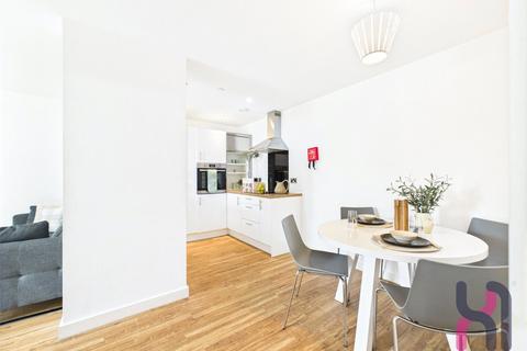 3 bedroom flat to rent, Media City, Michigan Point Tower A,, 9 Michigan Avenue, Salford, M50