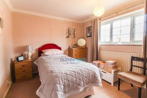 5 Coftards, Slough, SL2 5SN