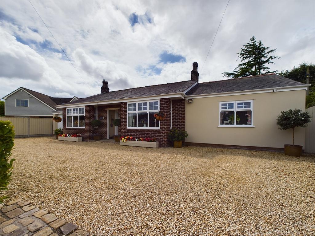 Moorfield Lane, Scarisbrick... 3 bed detached bungalow for sale £535,000