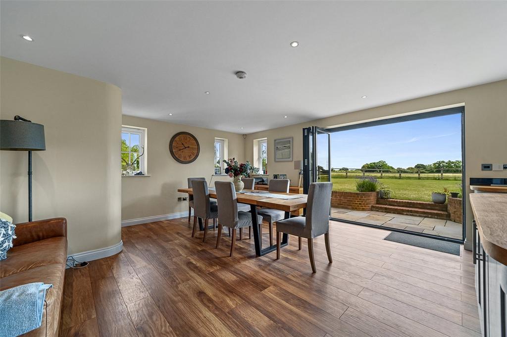 Kitchen/Dining