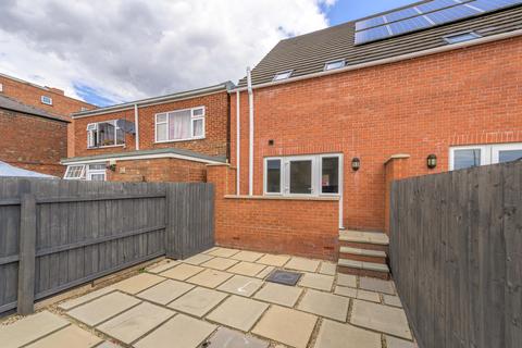 3 bedroom end of terrace house for sale, Field Street, Boston, PE21