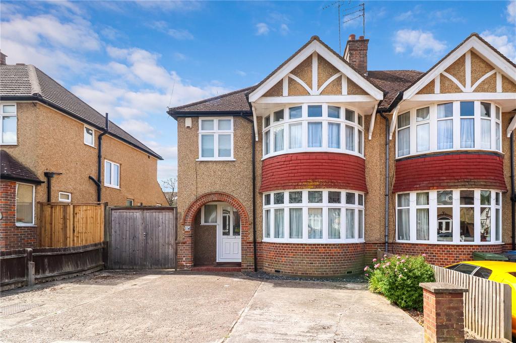 Cassiobury Park Avenue, Watford, Herts, WD18 3 bed semidetached house