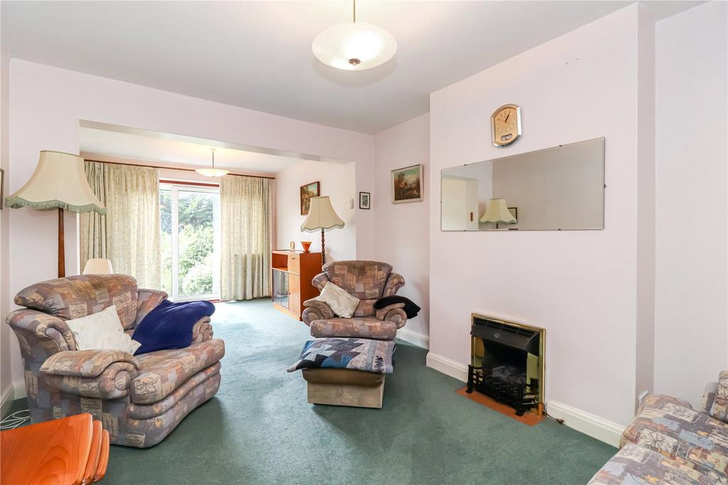 Cassiobury Park Avenue, Watford, Herts, WD18 3 bed semidetached house