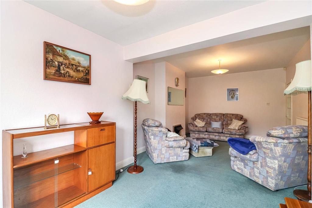 Cassiobury Park Avenue, Watford, Herts, WD18 3 bed semidetached house for sale £728,000