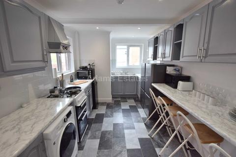 1 bedroom in a house share to rent, Gloucester Road, Reading