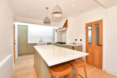 211 Beacon Road, Broadstairs, CT10 3EJ