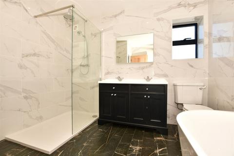 211 Beacon Road, Broadstairs, CT10 3EJ