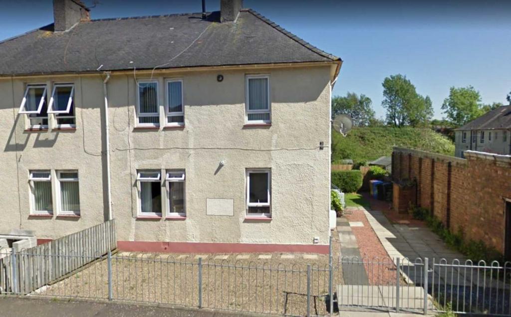 ravenscraig road 2 bed flat £525 pcm (£121 pw)