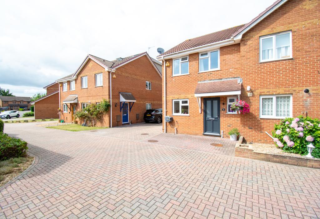 Talbot Village Beautiful 3 Bed... 3 bed semidetached house £425,000