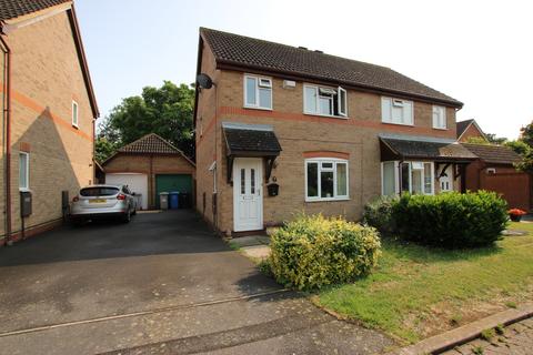 3 bedroom semi-detached house to rent, Copse Close, Burton Latimer NN15