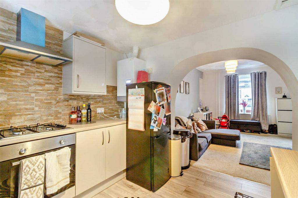 Edmondstown Road, Tonypandy, Rhondda Cynon Taf, CF40 3 bed semi