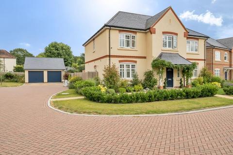 6 Daborn Close, West End, Woking, GU24 9FZ