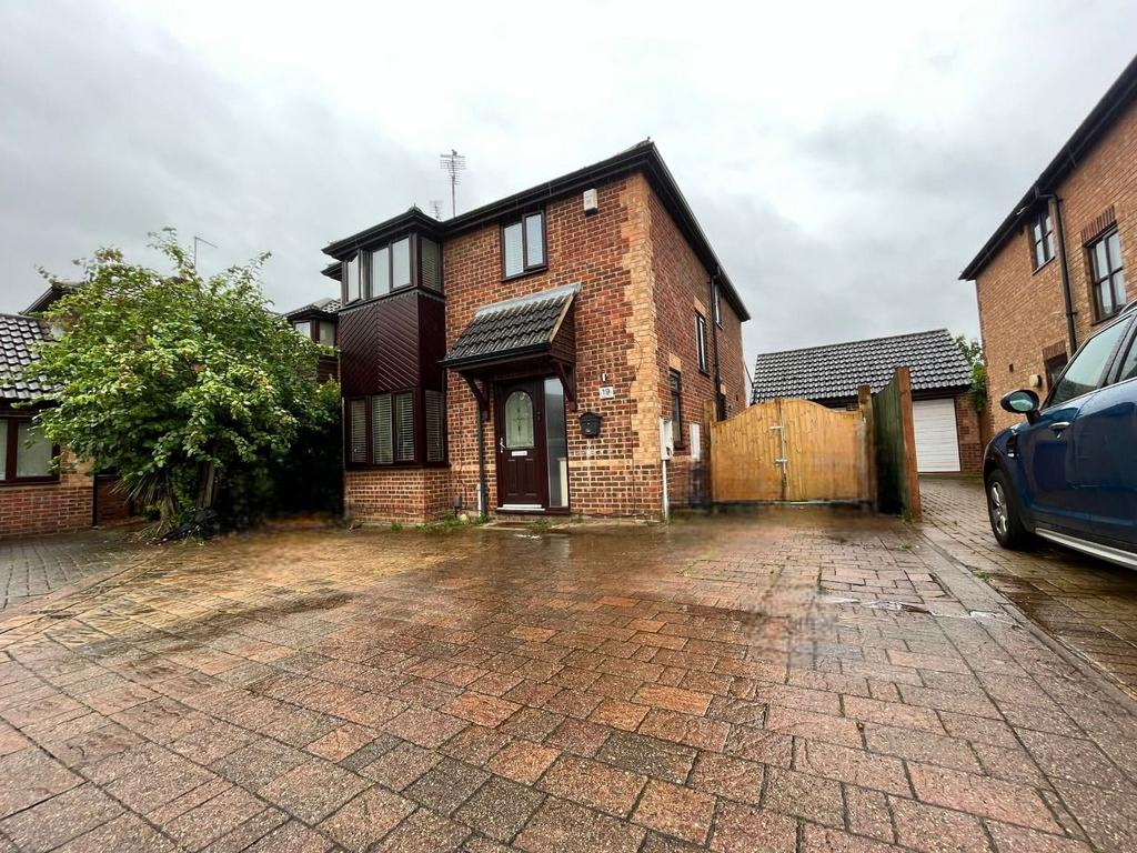 Partridge Close, Kingsthorpe, Northampton NN2 8BL 4 bed detached house