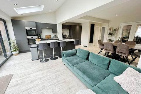 19 Partridge Close, Northampton, NN2 8BL