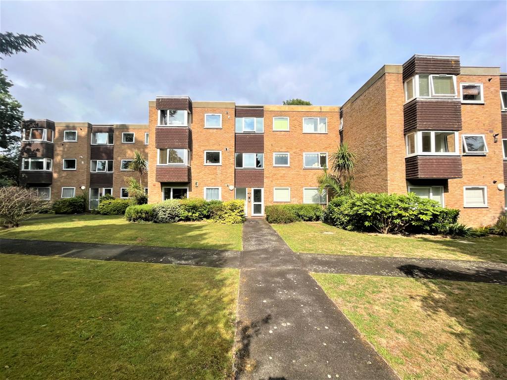 Kemnal Road, Chislehurst, Kent, BR7 1 bed flat to rent £1,400 pcm (£