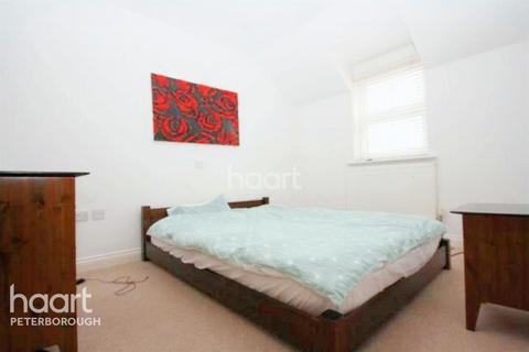 2 bedroom coach house for sale - Wye Valley Road, Peterborough