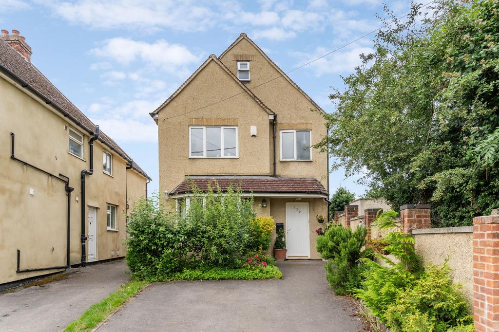 Woodstock Road, Yarnton, OX5 5 bed detached house for sale £450,000