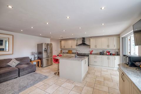 61 Lowbrook Lane, Tidbury Green, Solihull, B90 1QS