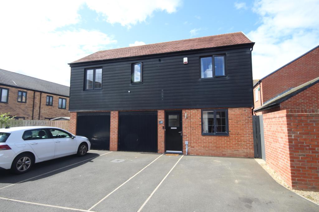 Countess Way, Earsdon View, Newcastle... 2 bed flat for sale £155,000