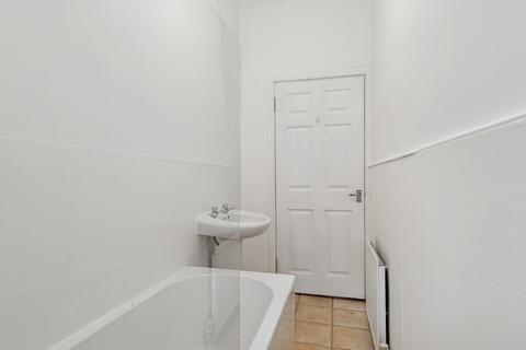1/2, 8 Ettrick Place, Glasgow, G43 1UB