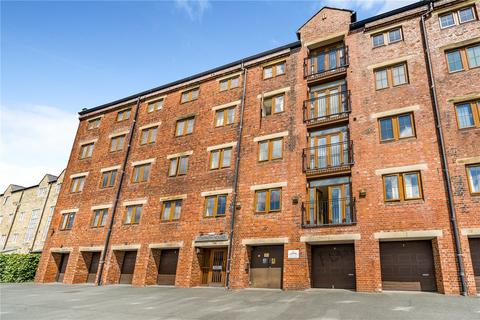 1 bedroom flat for sale, Canal Road, Riddlesden, Keighley, West Yorkshire, UK, BD20