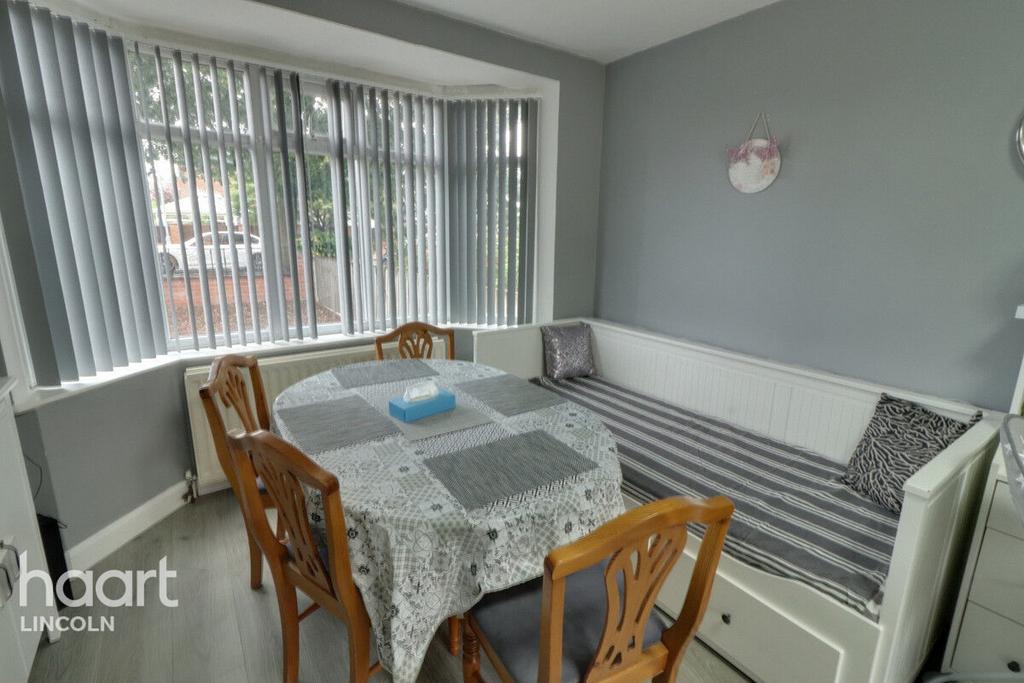 Western Avenue, Lincoln 3 bed semidetached house for sale £250,000