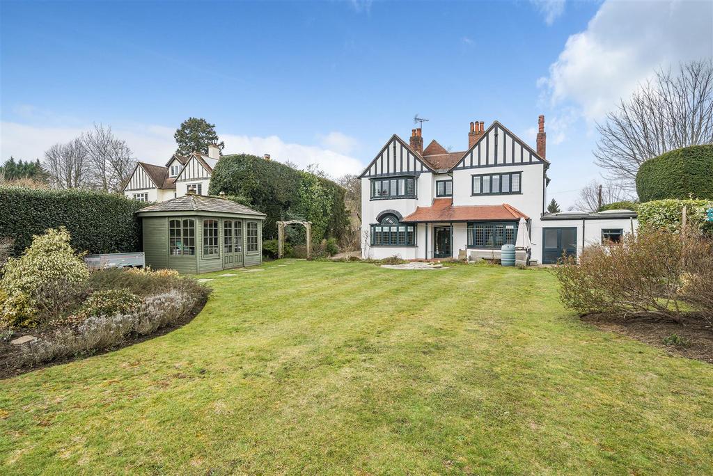 Wych Hill, Woking, Surrey, GU22 5 bed detached house £1,295,000