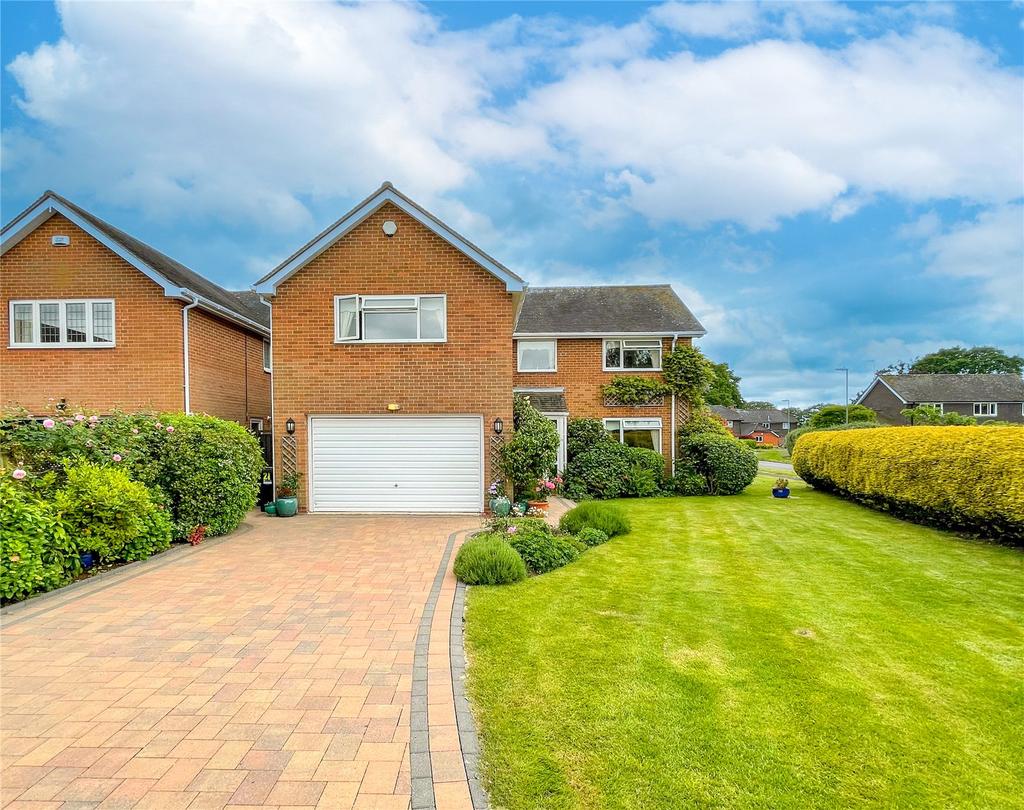 Wiltshire Gardens, Bransgore... 4 bed detached house for sale £625,000
