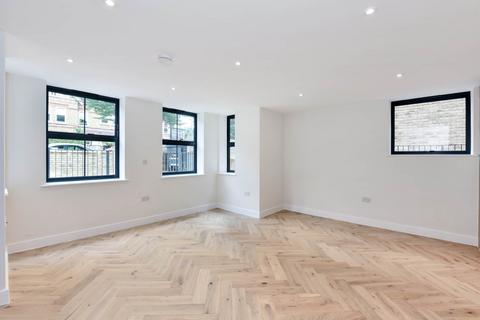 3 bedroom apartment for sale, Somerset Road, Ealing