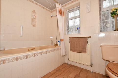 3 Oakway Close, Bexley, DA5 1EL