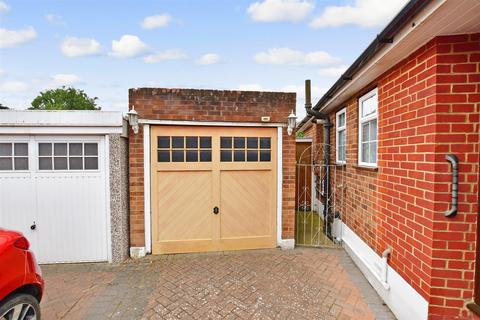 3 Oakway Close, Bexley, DA5 1EL