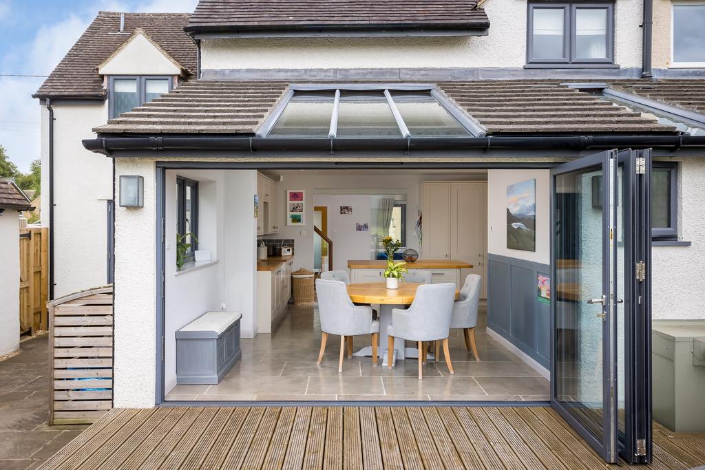 School Row, Coates GL7 4 bed semidetached house for sale £595,000