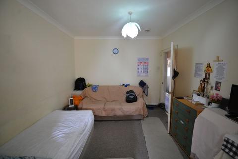 7 School Road, Hounslow, TW3 1QU